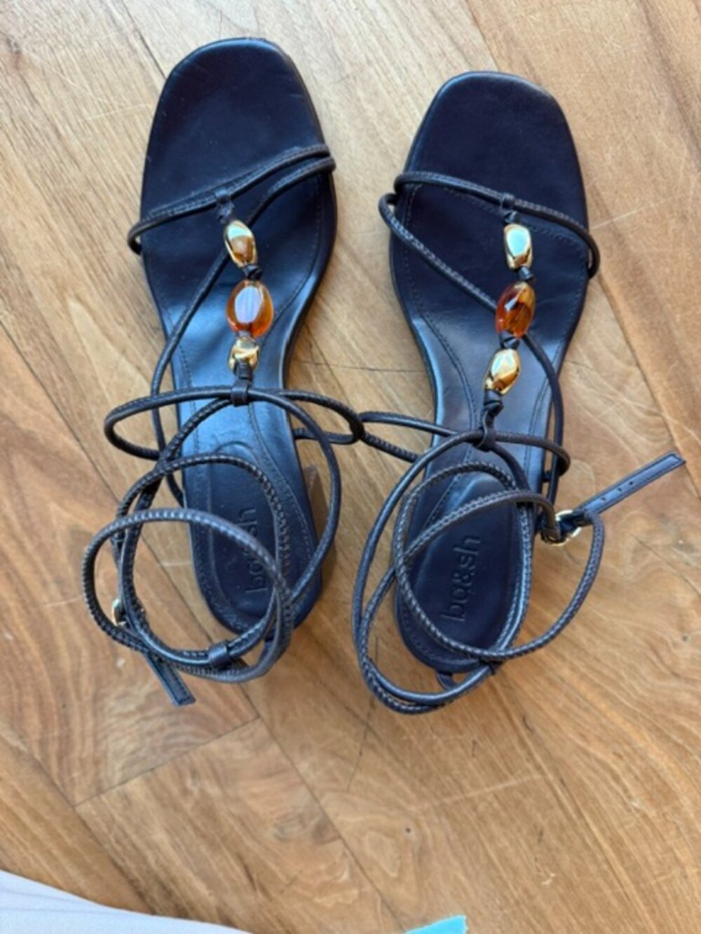 Caya Heeled Leather Sandals - Picture 13 of 14